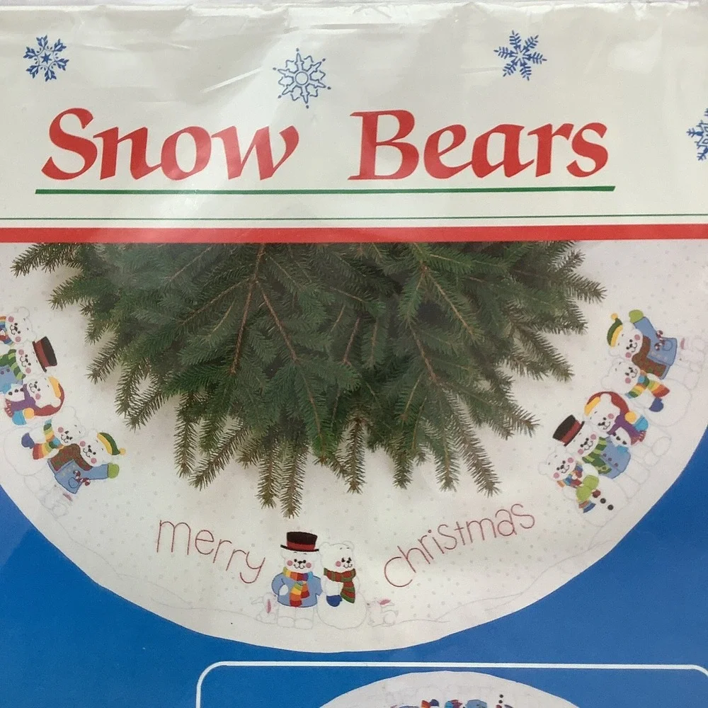 Dimensions Snow Bears Christmas Tree Skirt‎ Tablecloth Crewel Embroidery Kit NEW